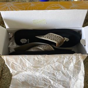 WOMEN'S YELLOW BOX FICUS FLIP-FLOPS